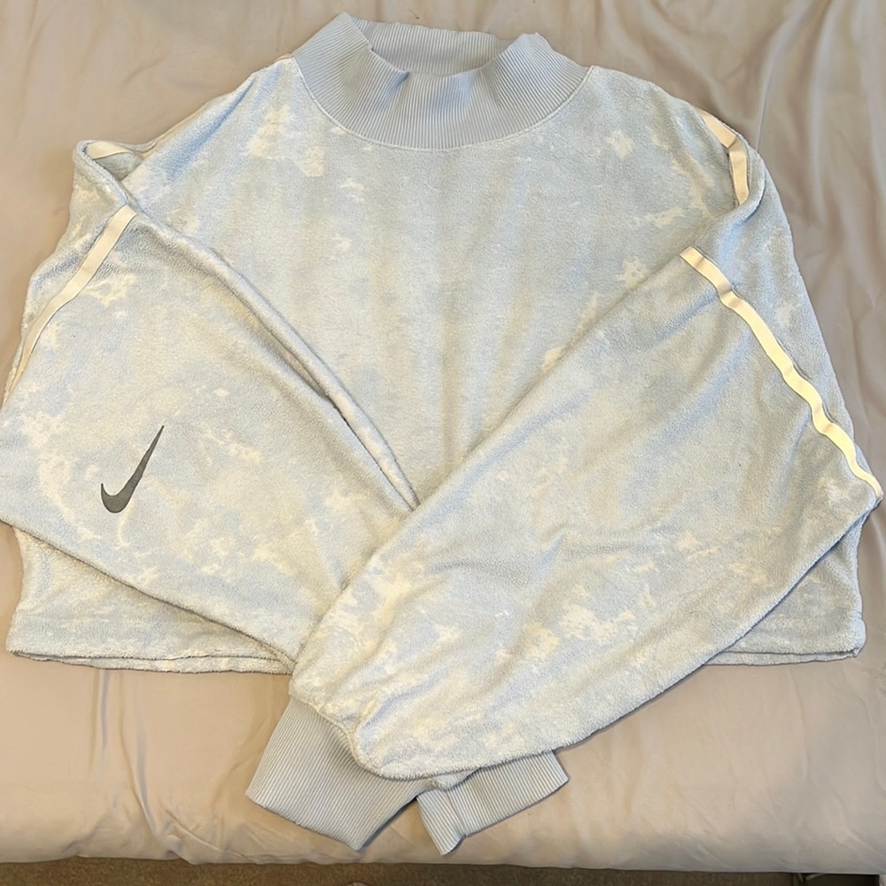 Unique Nike cropped sweater